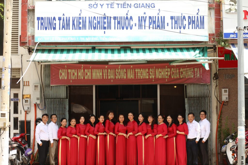 TẤM GƯƠNG TẬP THỂ ĐIỂN HÌNH TIẾN TIẾN NĂM 2023 CỦA TRUNG TÂM KIỂM NGHIỆM THUỐC, MỸ PHẨM, THỰC PHẨM (DQC TIỀN GIANG)